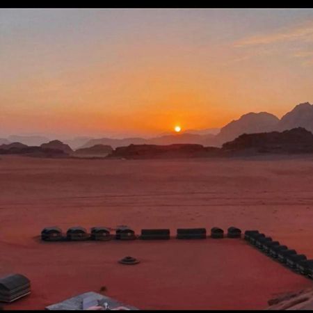 Отель Bedouin Adventure & Tours Вади-Рам Экстерьер фото