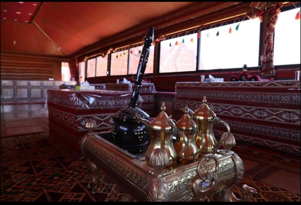 Отель Bedouin Adventure & Tours Вади-Рам Экстерьер фото