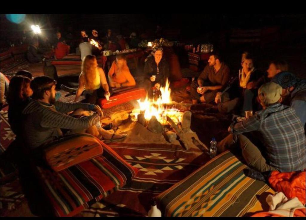 Отель Bedouin Adventure & Tours Вади-Рам Экстерьер фото