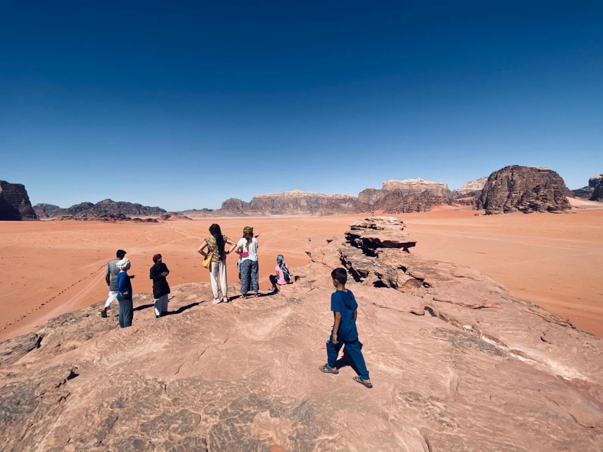 Отель Bedouin Adventure & Tours Вади-Рам Экстерьер фото