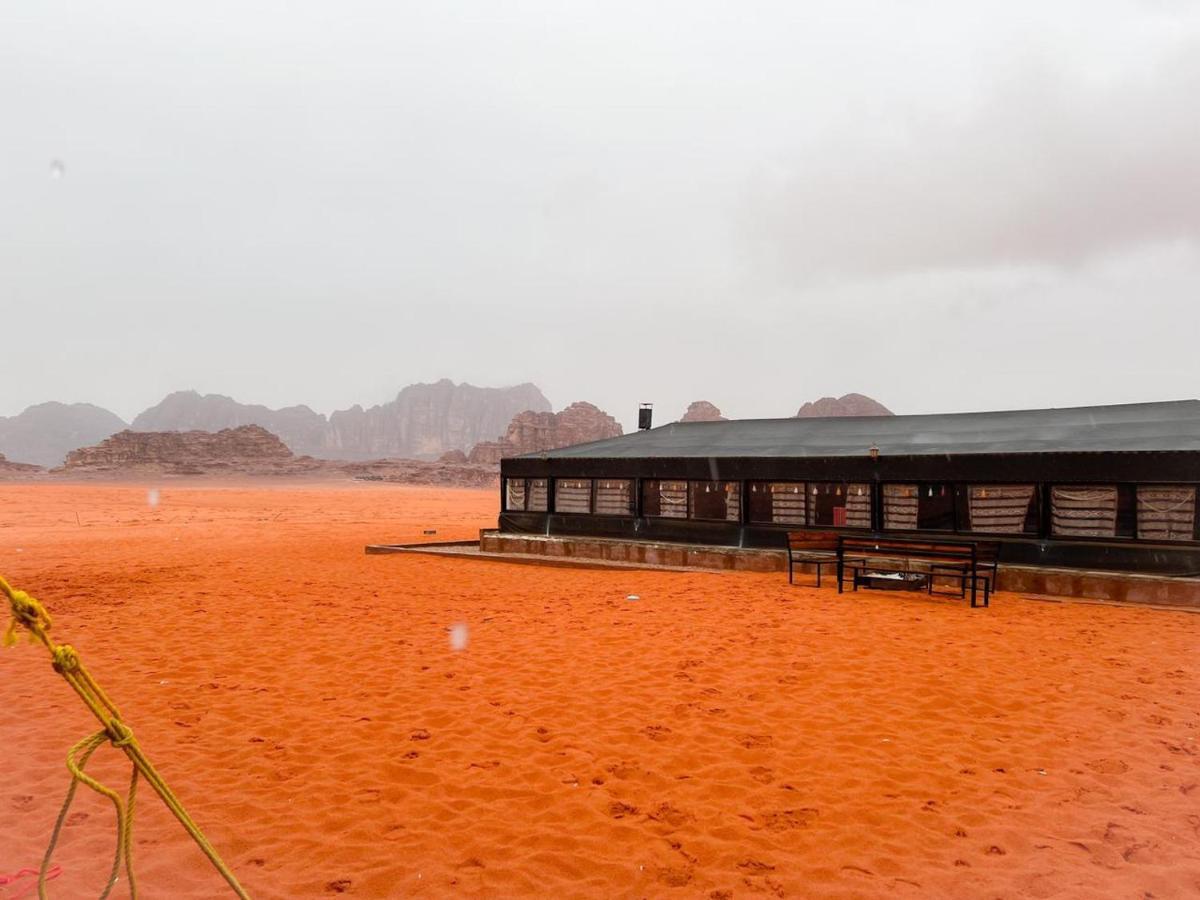 Отель Bedouin Adventure & Tours Вади-Рам Экстерьер фото