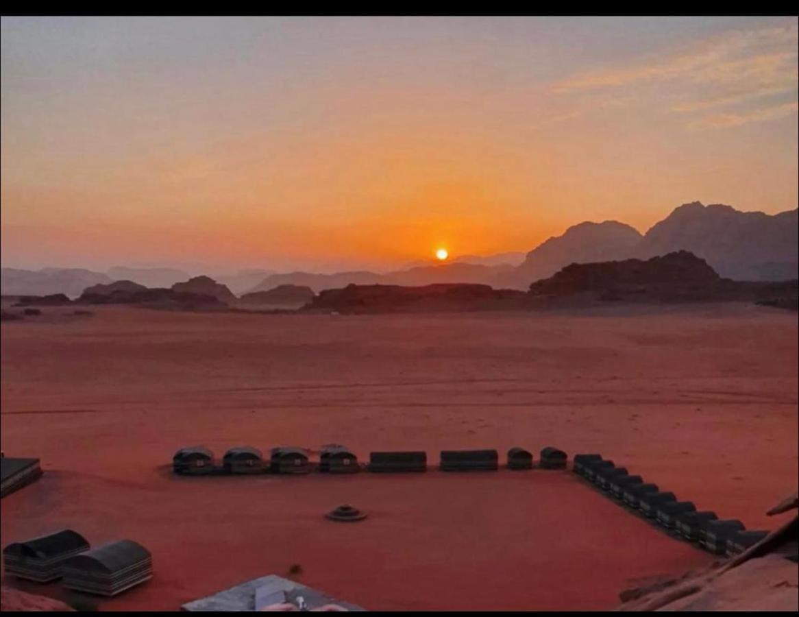 Отель Bedouin Adventure & Tours Вади-Рам Экстерьер фото